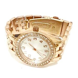 New Rose gold watch with Rhinestone